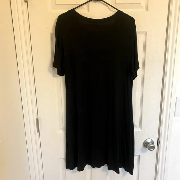4/$10 Black t-shirt dress, size XL - Picture 5 of 6